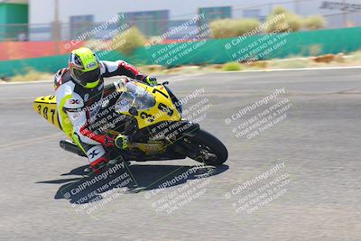 media/Jun-05-2022-WERA (Sun) [[64b01df28d]]/Race 14 B superstock expert and novice/